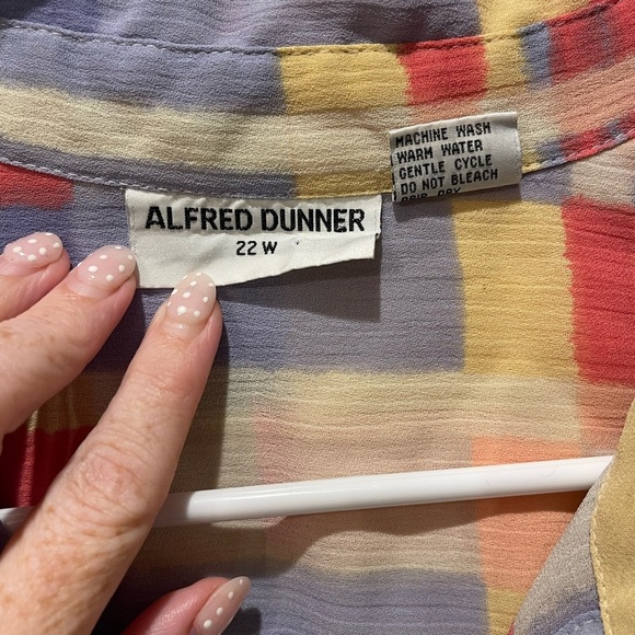 Alfred Dunner Plaid Casual Button Down Shirt size 22w
0018 - Picture 3 of 4